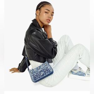 Aren Shoulder Bag in Vintage Monogram Jacquard